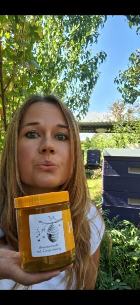 Hobbyimkerin Yvonne Krüger